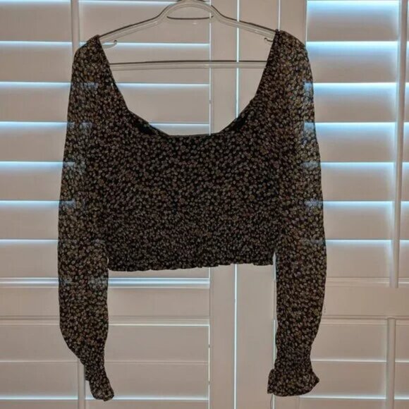 *3 FOR $9* Abound Smocked Crop Long Sleeve Sweetheart Peplum Sleeve Top Shirt - Picture 3 of 3
